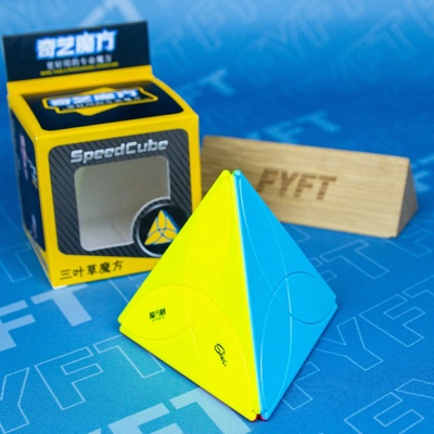 QiYi MoFangGe Clover Pyraminx (QiYi) Farba: Stickerless