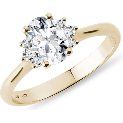 KLENOTA Prsteň oval cut diamant zo žltého zlata k0855013