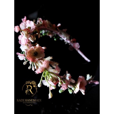Radi handmade Дизайнерска диадема с малки розови цветя и бежави листа (843)