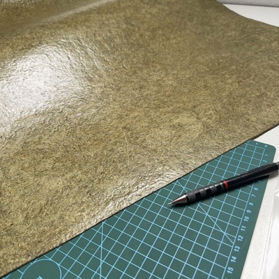 Malai plát Leafy green glossy lesklý 120x80cm 650g/m2