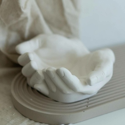 Svetluša Ruky 15 cm x 14 cm