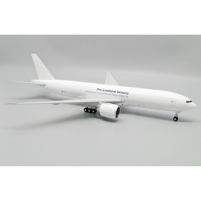 JC Wings B777-F1H Lufhansa Cargo I'm a natural beauty. Waiting for my Lufthansa Cargo make up Colors 1:200