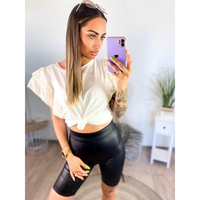 Sportovně elegantní top s jemnou krajkou na rukávech