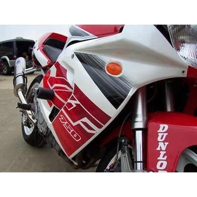 Padací chrániče - Yamaha YZF750 '95-, černá
