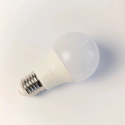 Tesla Lighting LED žárovka E27, 6 W, 640 lm, 3000 K