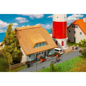 Image 1 of Faller Къща със тръстиково сламен покрив (130675)