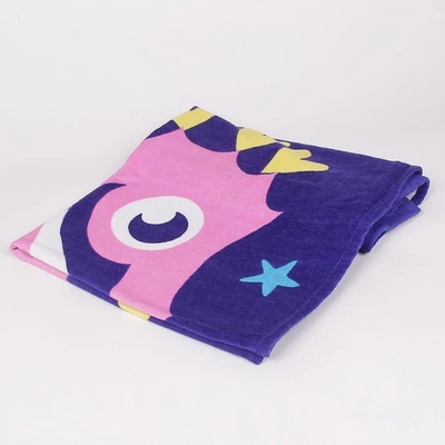 Плажна кърпа в лилаво с голямо морско конче