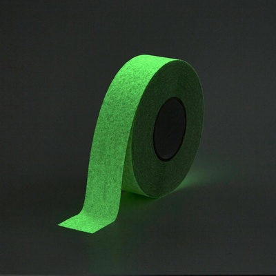 Floma Super Glow in the Dark Korundová fotoluminiscenčná protišmyková páska 18,3 m x 2,5 cm x 1 mm