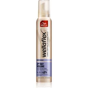 Wella Wellaflex 2 Days Volume пяна втвърдител за богат обем Vol 4 200ml