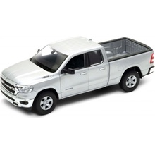 Motormax Dodge Ram 1500 Crew Cab LaRamie stříbrná 2019 1:24