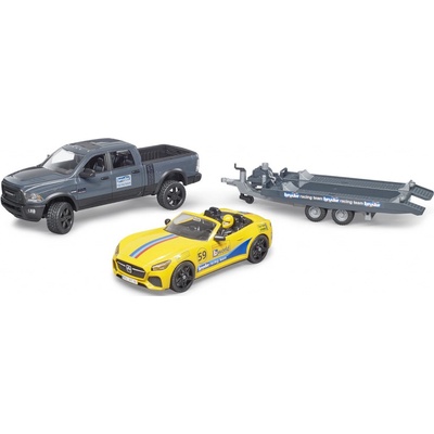 Bruder Terénní auto RAM se sportovním vozem a figurkou