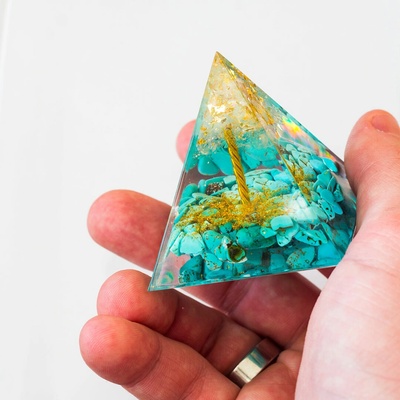 Orgonitová pyramída TYRKENIT 5 cm - STROM ŽIVOTA