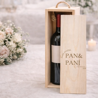 Dřevěná krabička na víno s příjmením PAN A PANÍ