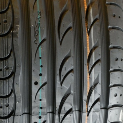Syron Race 1 235/35 R19 91W