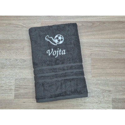 Povlečení Plus Osuška se jménem tmavě šedá 70 x 140 cm kopačka a míč Vojta