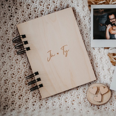 Dědova dílna Mini fotoalbum Já a ty A6 na výšku Počet a barva papírů: Bílé - 15 listů