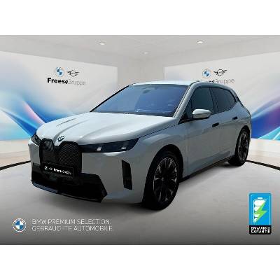 BMW iX xDrive 300 kW