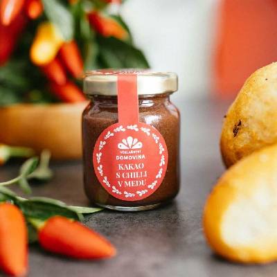 Včelařství Domovina Kakao s chilli v medu 400 g