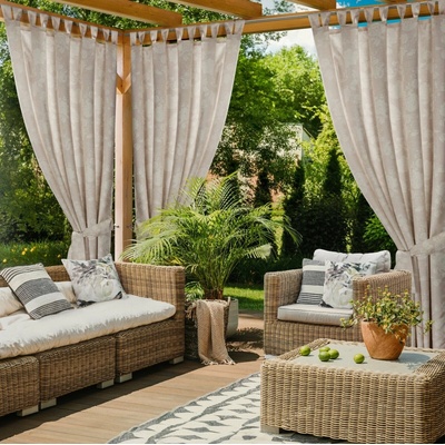 EUROFIRANY ZAHRADNÍ VODĚODOLNÝ ZÁVĚS NA POUTKÁCH GARDEN 155X240 CM VZOROVANÁ
