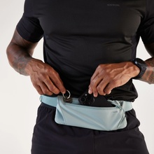 KIPRUN Unisex bežecký na smartfón Basique 2 zelený