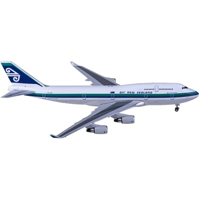 Phoenix B747-475 Air New Zealand 1980s Colors. Named Dunedin 1:400