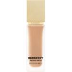 Burberry Beyond Wear Perfecting Matte Foundation течен фон дьо тен с матов завършек цвят Medium Cool 85 30ml