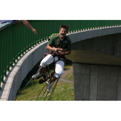 Bungee jumping Kieneova houpačka