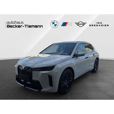 BMW iX xDrive 300 kW