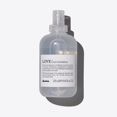 Davines Essential Love Curl Revitalizer ľahký sprej pre oživenie vĺn 250 ml