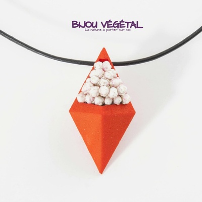 Živé šperky - Náhrdelník Diamant oranžový s trvalými bílými květy