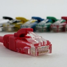 Netrack BZPAT1UR patch RJ45, Cat 5e UTP, 1m, červený