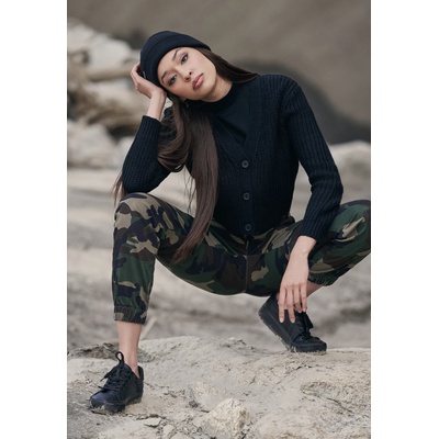 Urban Classics Дамски карго панталон в зелен камуфлажен цвят Urban Classics Ladies High Waist Camo Cargo PantsUB-TB3047-00841 - Камуфлаж, размер 28
