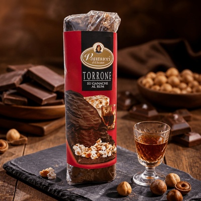 Vannucci remeselná horká s rumovou ganache a kúskami torrone 135 g