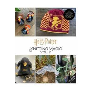 Harry Potter: Knitting Magic: More Patterns From Hogwarts and Beyond (ISBN: 9781647221690)