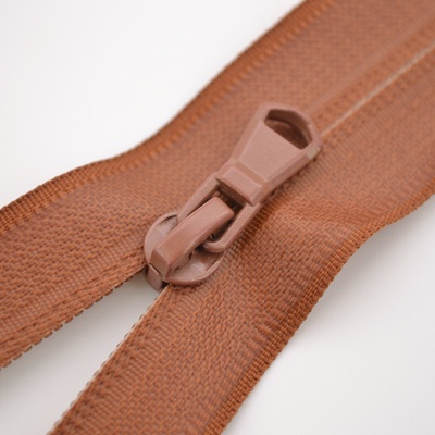 Takoy Zip Sarah voděodolný se dvěma jezdci 5 mm - karamelová 85 cm