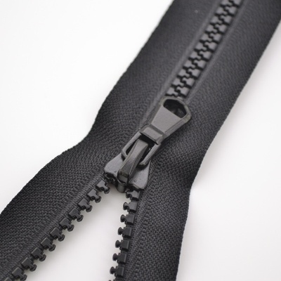 Takoy Zips Sarah kostený deliteľný 5mm - čierna 60 cm