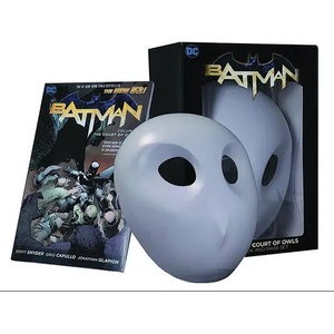 Batman: The Court of Owls Mask and Book Set (ISBN: 9781779517944)
