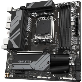 Image 1 of GIGABYTE B650M DS3H
