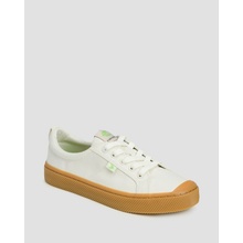 Cariuma OCA Low Gum Off-White Canvas Sneaker