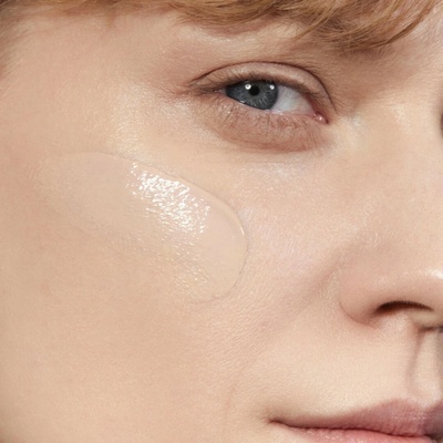 Mádara Skinonym Semi-Matte Peptide dlouhotrvající make-up s peptidy 15 Stone 30 ml