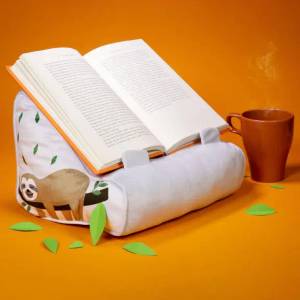 Thinking Gifts Поставка за книги Sloth Bookcouch - Ленивец (TG-SLB)