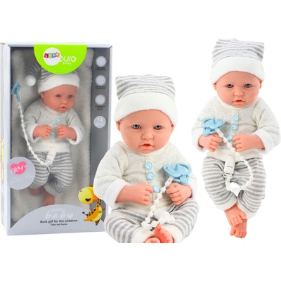 LEAN TOYS v bielo-sivom pruhovanom outfite s čiapočkou, cumlíkom a dekou