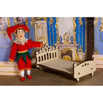 Rekvizita zámecká postel pro 20 cm loutky
