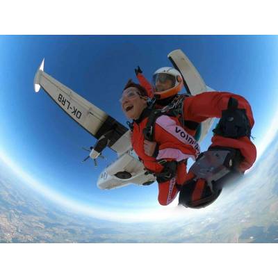 Tandemový seskok ve více lokalitách po celé ČR, Seskok z 4 000 metrů, Foto + video / 360° kamera, Chomutov