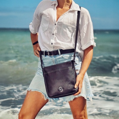 Noelia Bolger kabelka crossbody NB 3004 C čierna