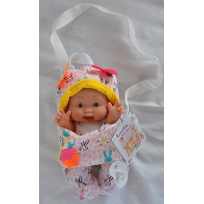 Marina & Pau Nenotin Kája ve žluté přenosné taštičce Nenotin Hip Pouch 21 cm