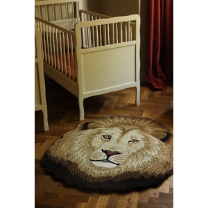 Doing Goods Вълнен килим Ari Lion Head 113 x 95 cm (1.45.10.092.700.5)
