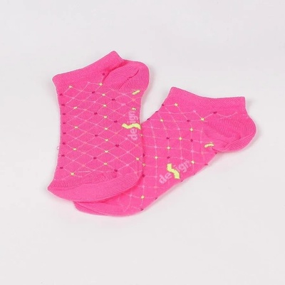 Детски чорапи-терлик в цикламено с точки и квадрати