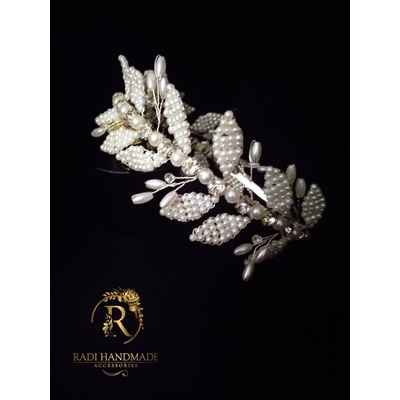 Radi handmade Дамска диадема за коса с перлени листа (539)