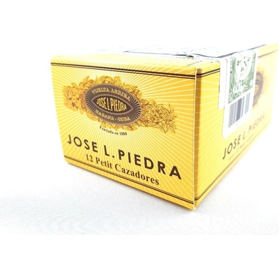 Jose L. Piedra Petit Cazadores C/P 12 ks